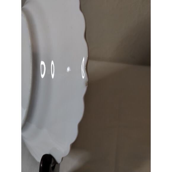 Vintage 8" Green Hand Painted Plate with Swirl Rim - Floral Center - Gold Trim - Picture 3 of 4